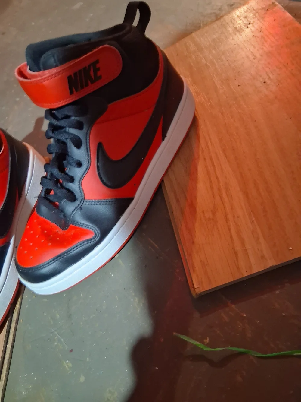Nike Men's High-Top Sneakers in Black and Red